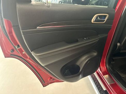 Used 2014 Jeep Grand Cherokee Overland AWD/4WD image 28