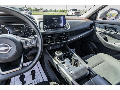 Used 2023 Nissan Rogue S image 15