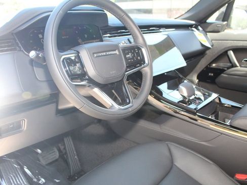 New 2025 Land Rover Range Rover Sport SE image 14