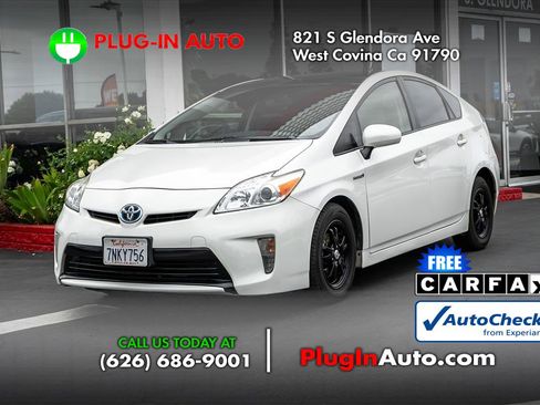 Used 2015 Toyota Prius Three w/ Solar Roof Package FWD image 1