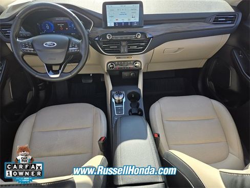Used 2020 Ford Escape Titanium image 9