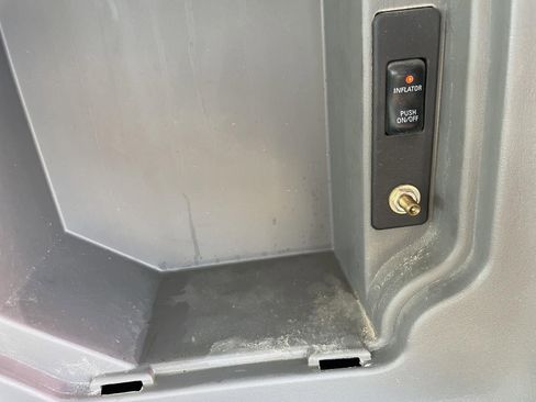 Used 2006 Buick Rainier CXL image 21