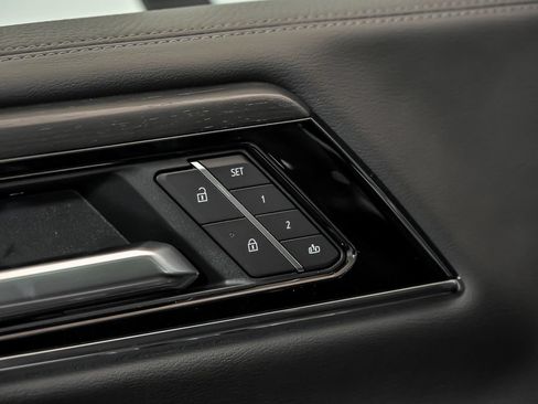New 2026 GMC Yukon Denali w/ Denali Reserve Package AWD/4WD image 6