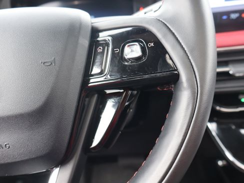 Used 2025 Lincoln Corsair Reserve AWD/4WD image 17
