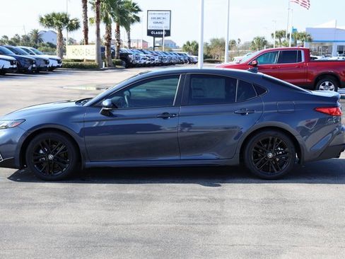 New 2026 Toyota Camry SE image 5