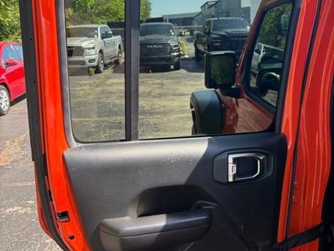 Used 2018 Jeep Wrangler Unlimited Sport S AWD/4WD image 28