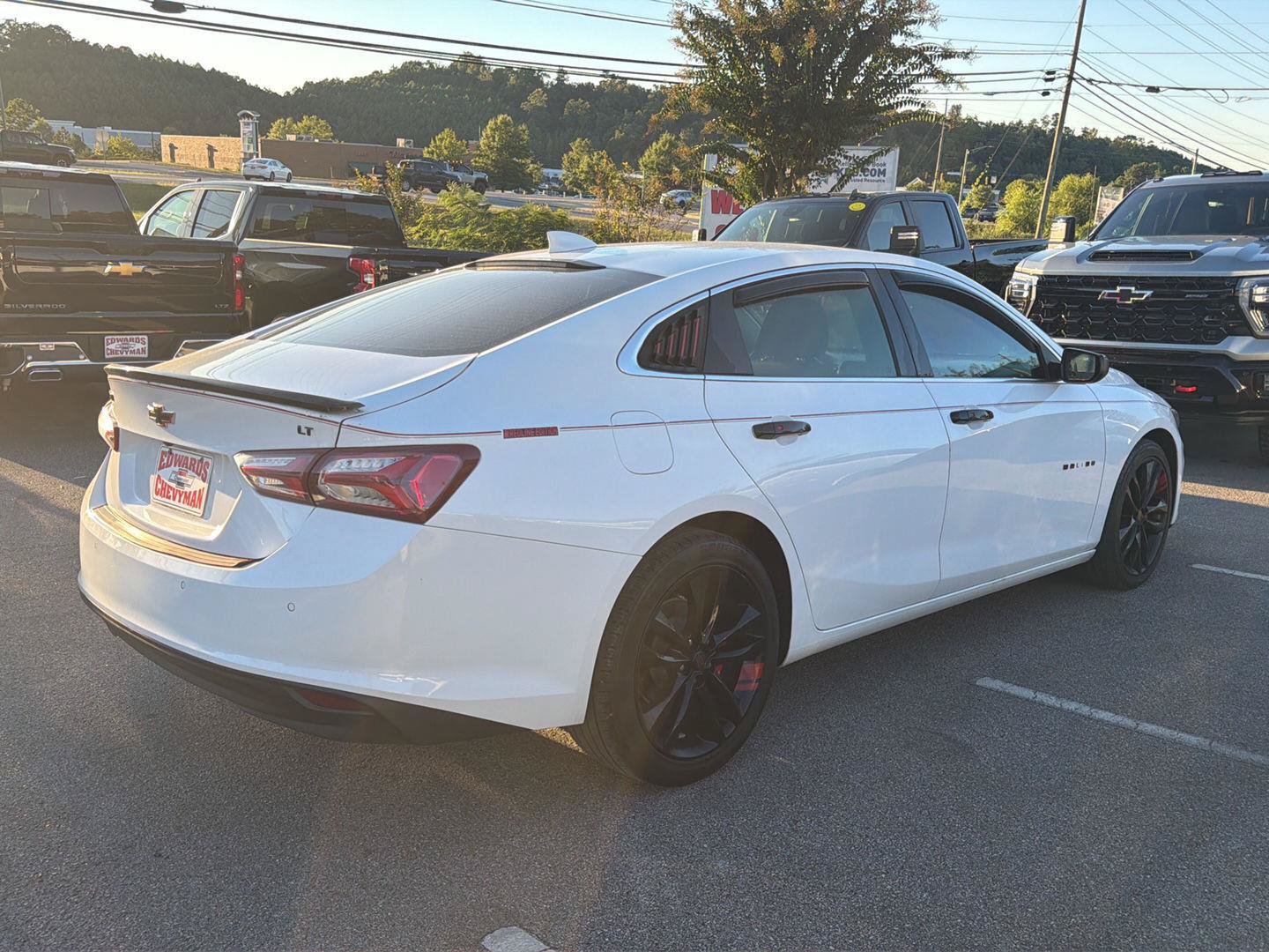 Used 2021 Chevrolet Malibu LT w/ Redline Edition FWD image 3
