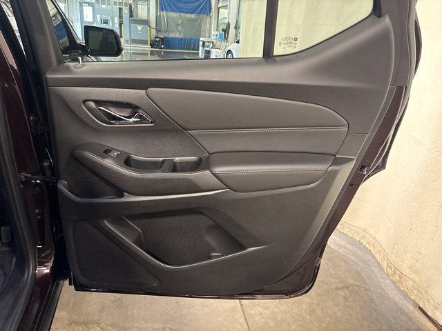 Used 2022 Chevrolet Traverse LT AWD/4WD image 35