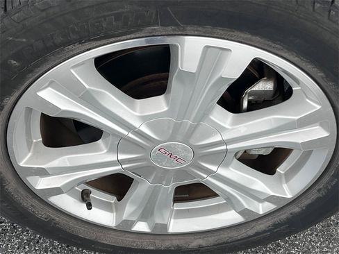 Used 2017 GMC Terrain SLT image 30