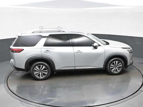 Used 2023 Nissan Pathfinder SL AWD/4WD image 43