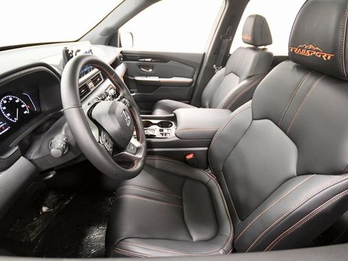 New 2025 Honda Pilot TrailSport image 11