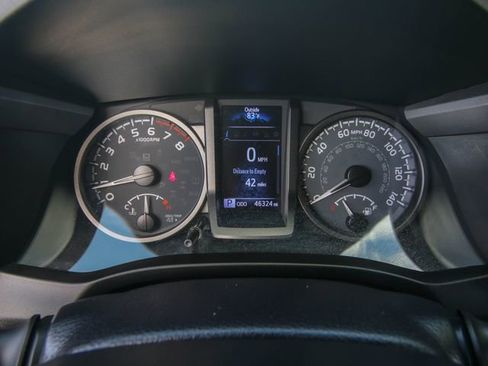 Used 2021 Toyota Tacoma TRD Sport w/ TRD Premium Sport Package AWD/4WD image 18