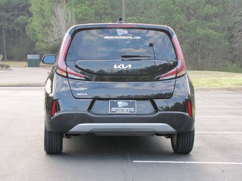 Used 2024 Kia Soul LX w/ Option Group 015 FWD image 12