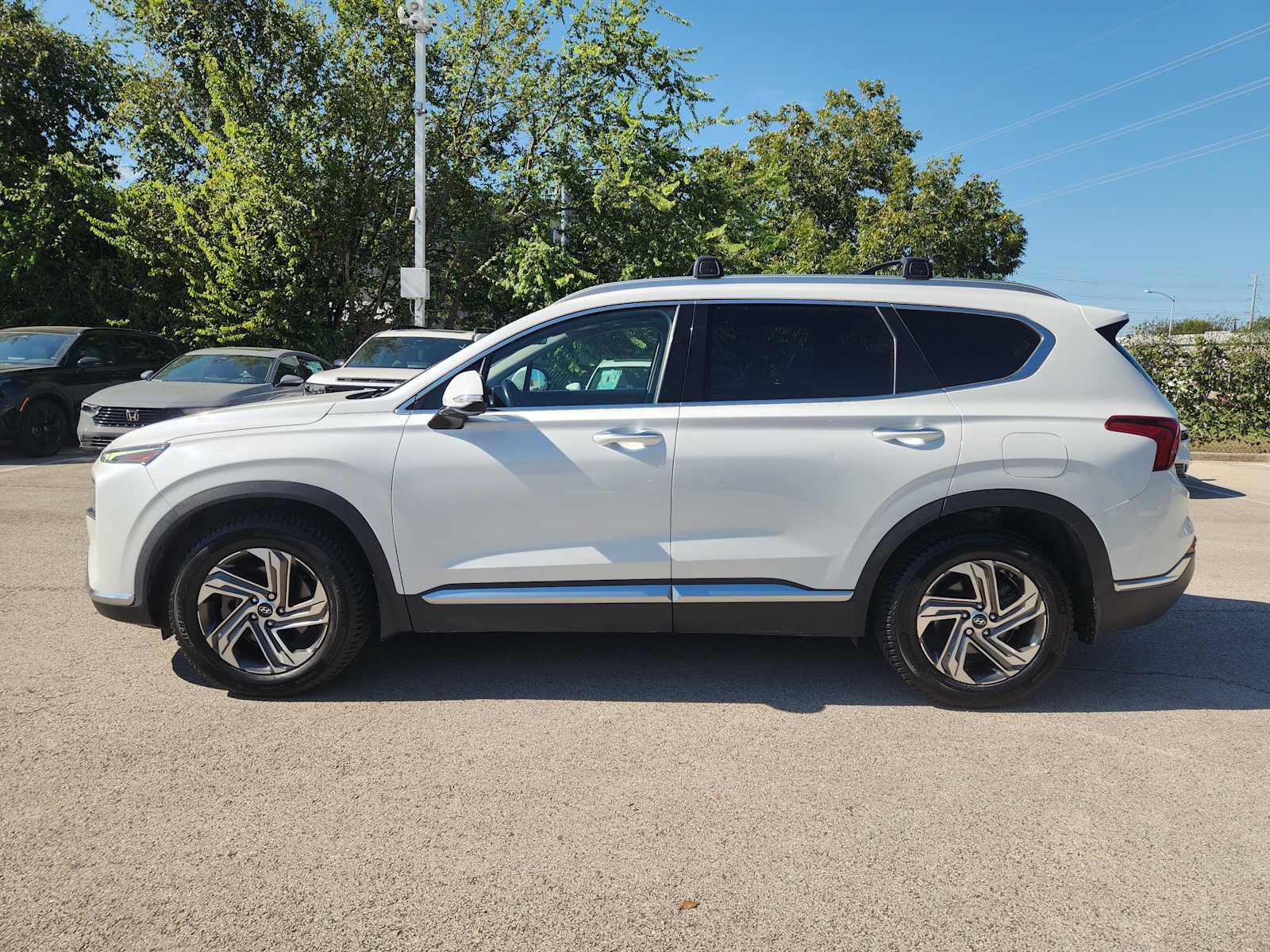 Used 2022 Hyundai Santa Fe SEL w/ Convenience + Premium Package FWD image 4