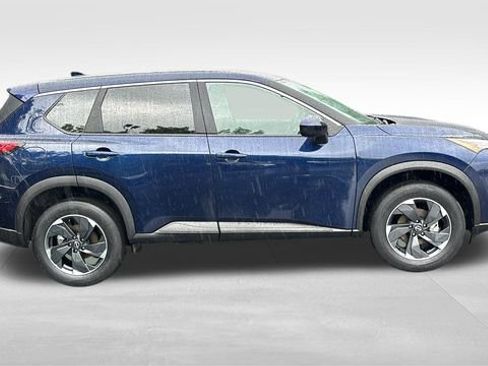 Used 2025 Nissan Rogue SV AWD/4WD image 31