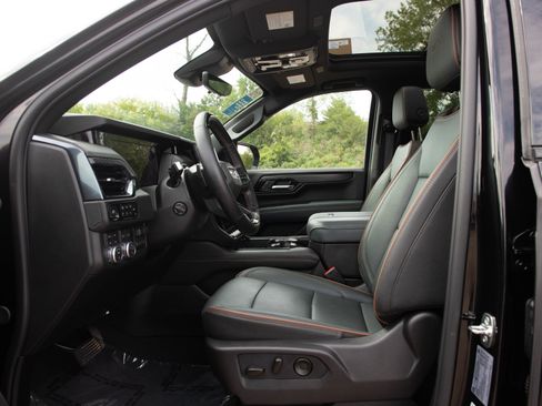 Used 2026 GMC Yukon AT4 w/ AT4 Premium Plus Package AWD/4WD image 25