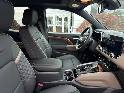 New 2026 GMC Canyon Denali w/ LPO, Denali Black Edition AWD/4WD image 28