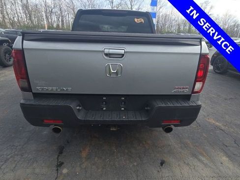 Used 2023 Honda Ridgeline Sport image 9