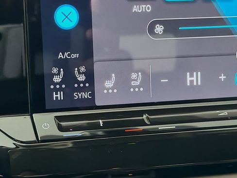 Used 2024 Volkswagen Atlas SE image 20