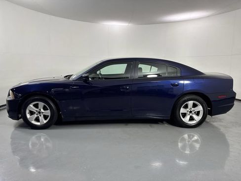 Used 2013 Dodge Charger SE RWD image 27