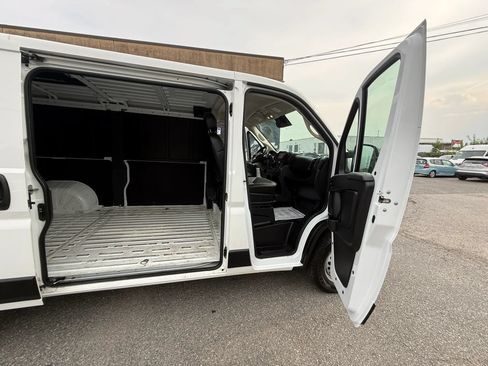 Used 2025 RAM ProMaster 2500 w/ Convenience Group FWD image 13