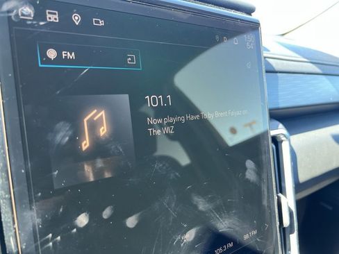 Used 2025 GMC Acadia Elevation image 13