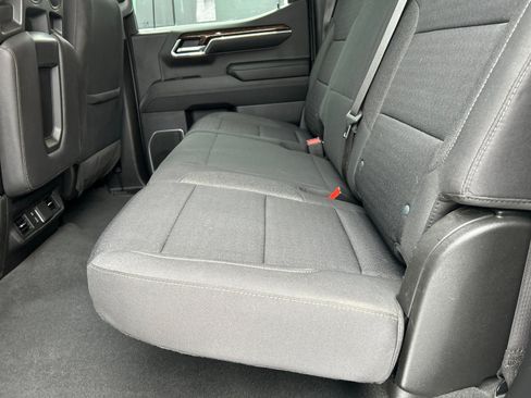 Used 2023 GMC Sierra 1500 SLE image 15