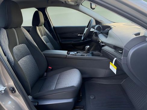 New 2026 Nissan Sentra SV w/ SV Convenience Package FWD image 15