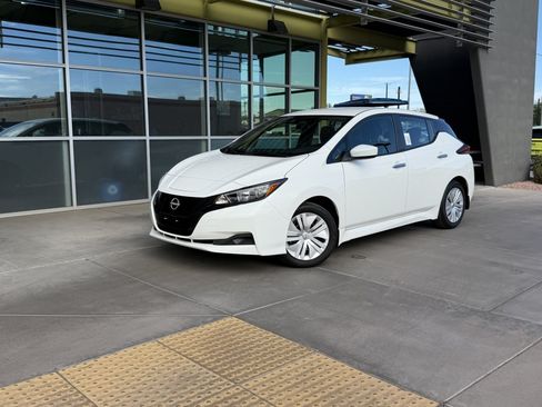 Used 2025 Nissan Leaf S FWD image 1