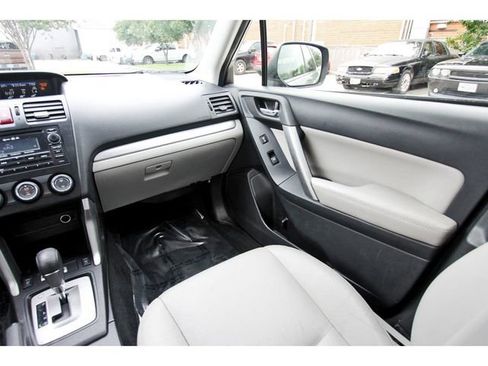 Used 2014 Subaru Forester 2.5i Limited w/ Popular Package #2 AWD/4WD image 9