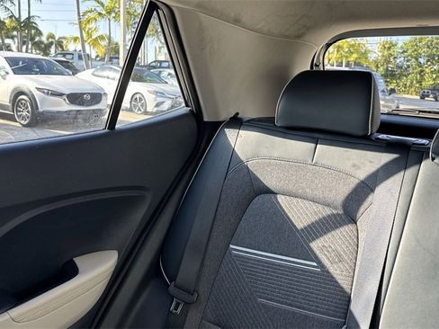 Used 2022 Hyundai Venue Limited image 18