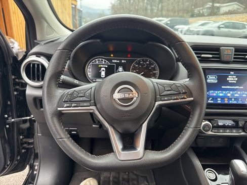 Used 2024 Nissan Versa SR image 21