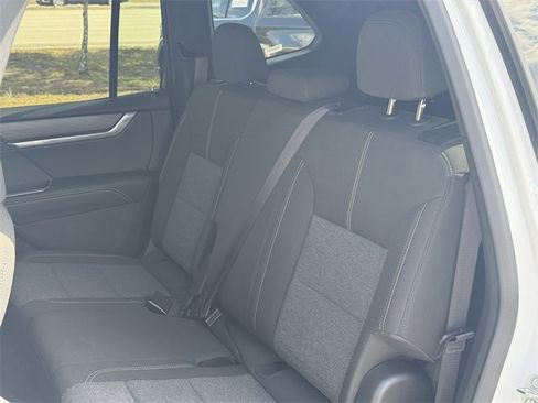 Used 2025 GMC Acadia Elevation image 29