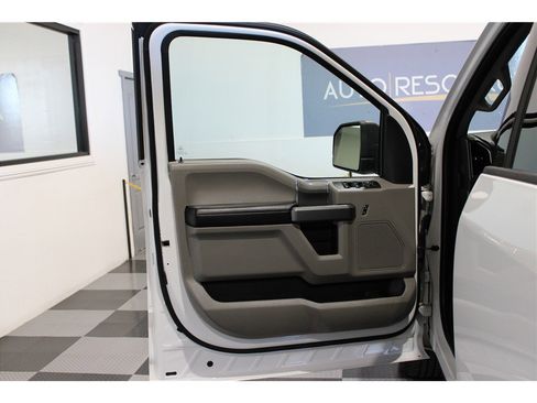 Used 2015 Ford F150 XLT w/ Equipment Group 302A Luxury image 16