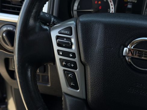 Used 2017 Nissan Titan SV AWD/4WD image 17