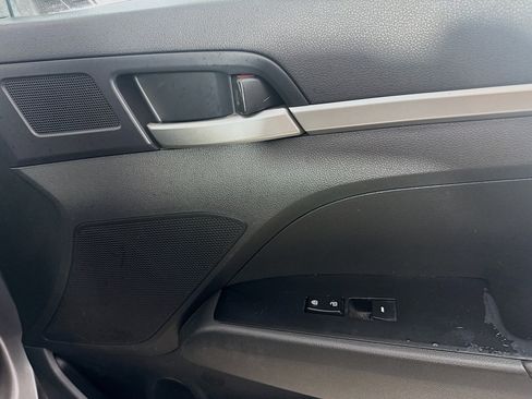 Used 2020 Hyundai Elantra SE w/ Cargo Package (C1) FWD image 30