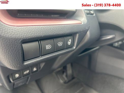 New 2026 Toyota Prius Plug-In Hybrid FWD image 24