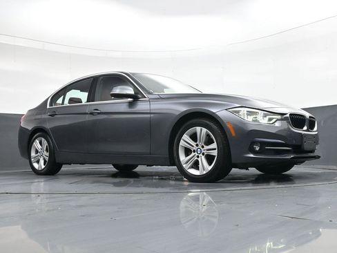 Used 2018 BMW 330i xDrive Sedan w/ Convenience Package image 30