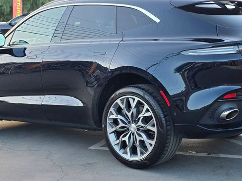 Used 2022 Aston Martin DBX image 5