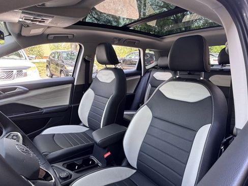 New 2025 Volkswagen Taos SEL image 23