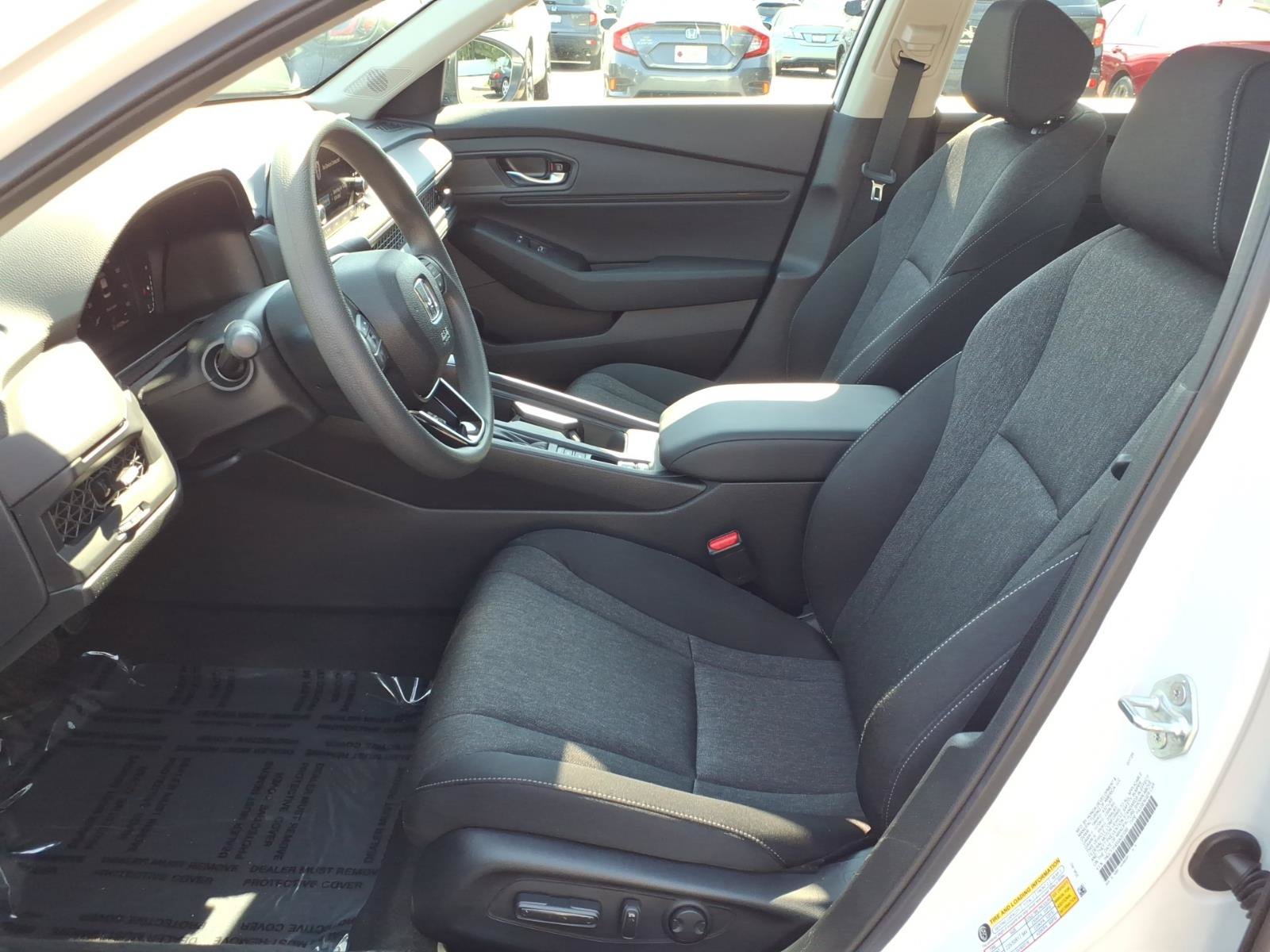 Certified 2025 Honda Accord SE image 9