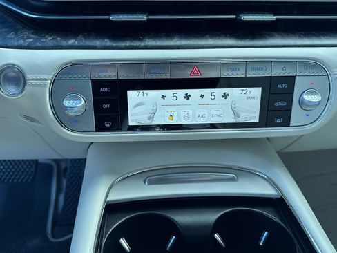 Used 2024 Genesis G90 3.5T image 9