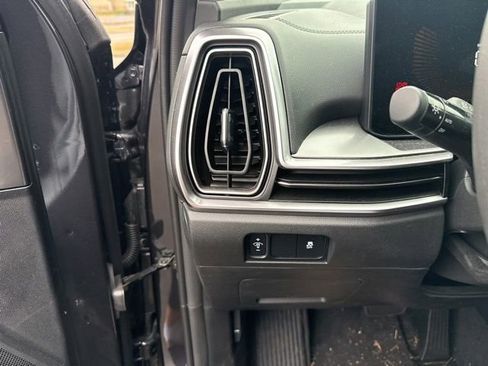 Used 2025 Kia Sorento LX image 14