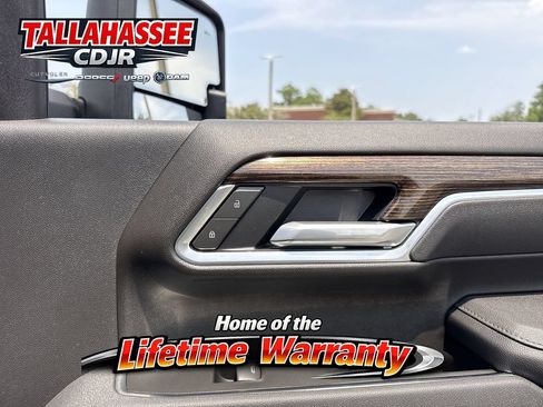Used 2025 GMC Sierra 2500 SLE AWD/4WD image 32
