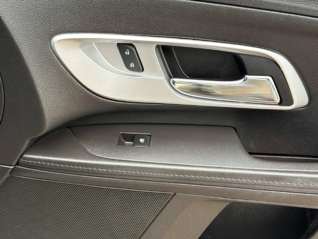 Used 2016 Chevrolet Equinox LS FWD image 18