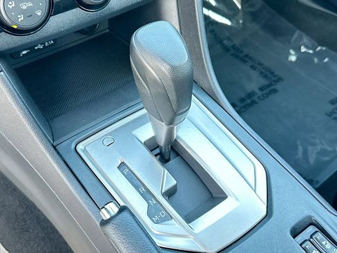 Used 2020 Subaru Impreza 2.0i Premium image 17