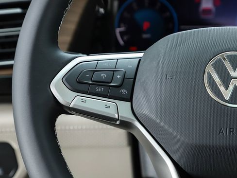 New 2026 Volkswagen Atlas SE FWD image 21