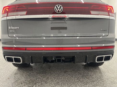 New 2026 Volkswagen Atlas Cross Sport SEL Premium R-Line AWD/4WD image 32