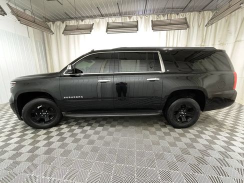 Used 2016 Chevrolet Suburban LT RWD image 18