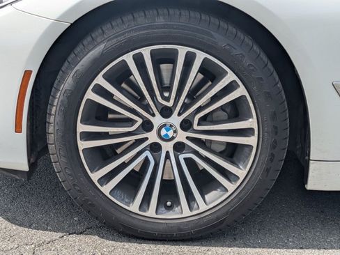 Used 2018 BMW 530i RWD image 9